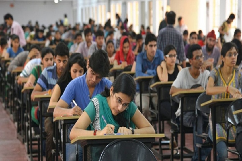 Students in mock tests at SBA: Best CAT Coaching Centre in Kolkata